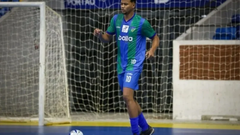 Jogador de 20 anos morre após cair do telhado de hotel no Recife