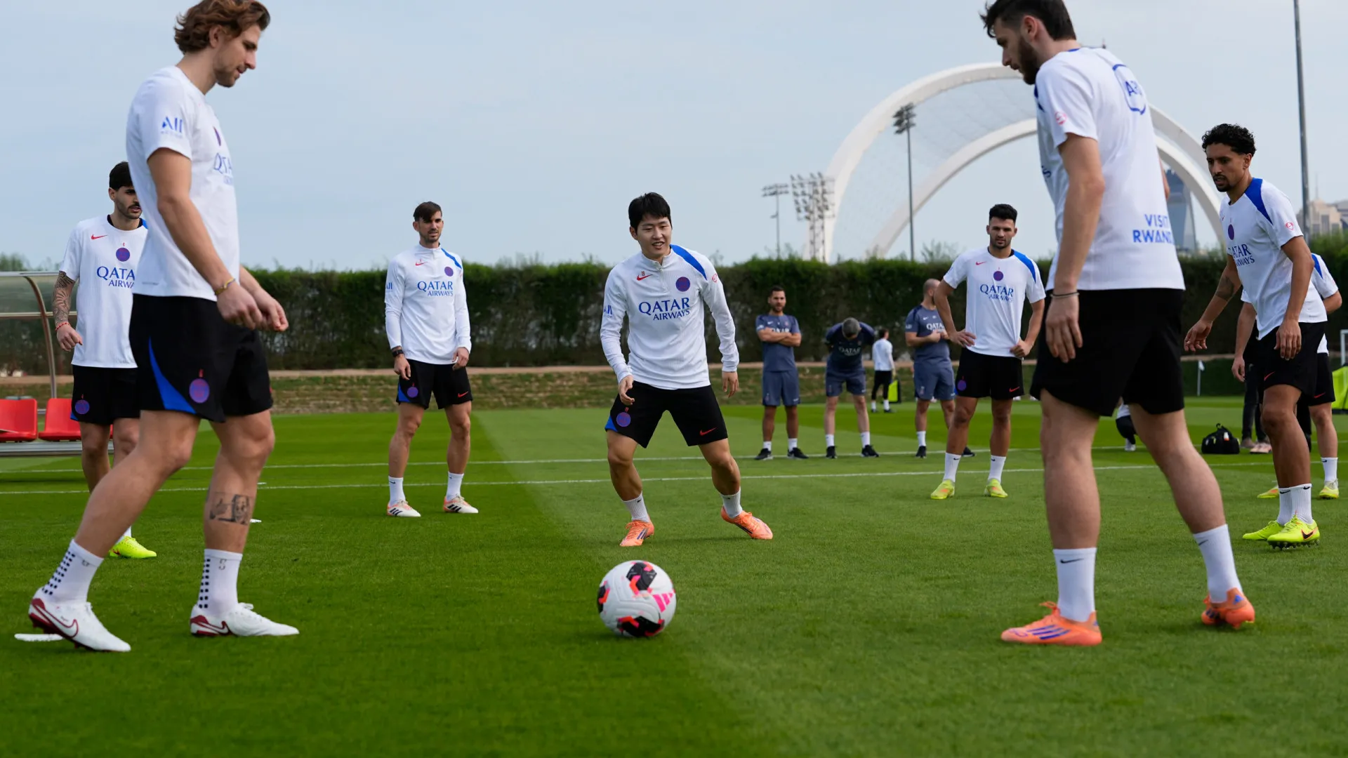 PSG se isola no Qatar e tenta recuperar Marquinhos e Dembelé contra Fla