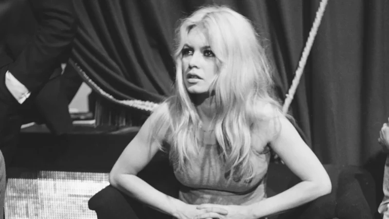 Brigitte Bardot virou letra de Caetano Veloso e pôs Búzios na rota do turismo mundial