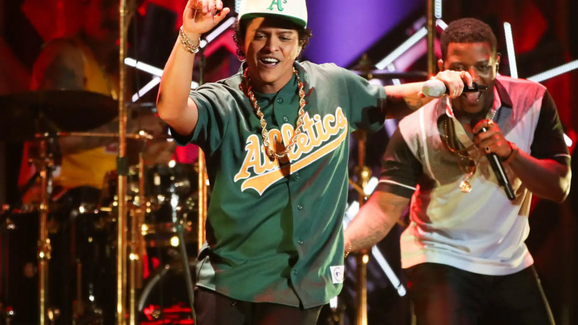 As melhores músicas para tocar à meia-noite do Ano Novo