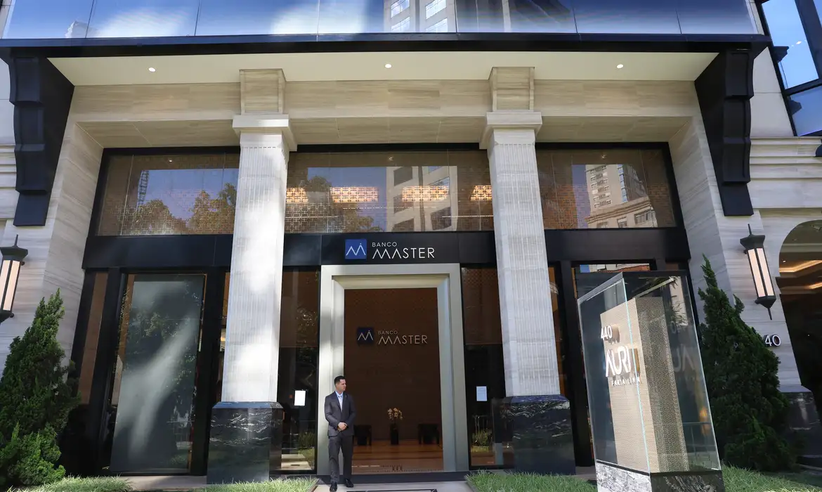 PF colhe depoimentos sobre negociação entre BRB e Banco Master