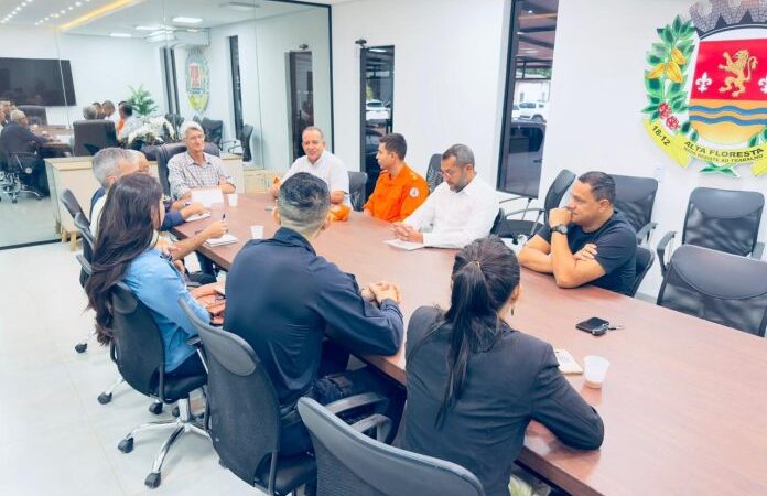 Secretaria de Cidade e forças de segurança debatem ações para futura campanha de conscientização no trânsito