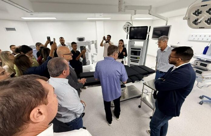 Prefeito e vice-prefeito de Alta Floresta visitam Hospital Central de Cuiabá e conhecem estrutura de referência em saúde pública