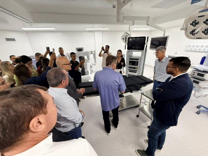 Prefeito e vice-prefeito de Alta Floresta visitam Hospital Central de Cuiabá e conhecem estrutura de referência em saúde pública