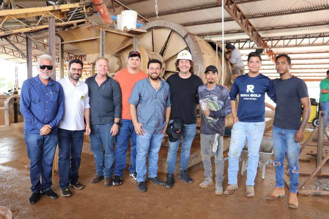 Coogavepe recebe visita do influencer Jeferson Agostinelli, o FalaTchê