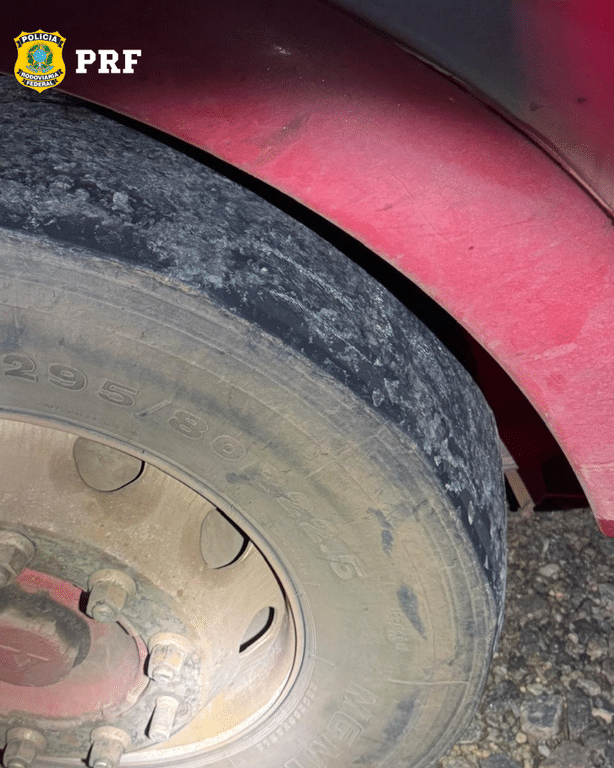 PRF retira de circulação ônibus clandestino que seguia para Sorriso com 42 passageiros