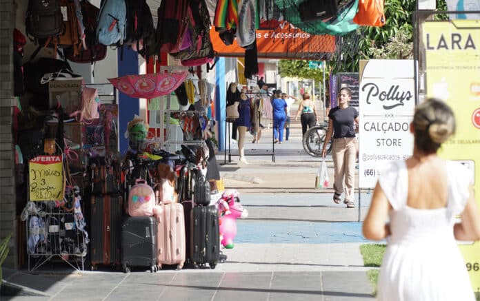 Empresas sinopenses divulgam mais de 250 vagas para vendedores, inspetores, entre outros