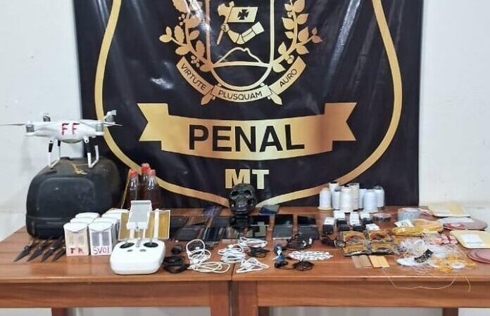 Policiais penais apreendem 16 celulares e evitam entrada de outros ilícitos em penitenciária em Mato Grosso