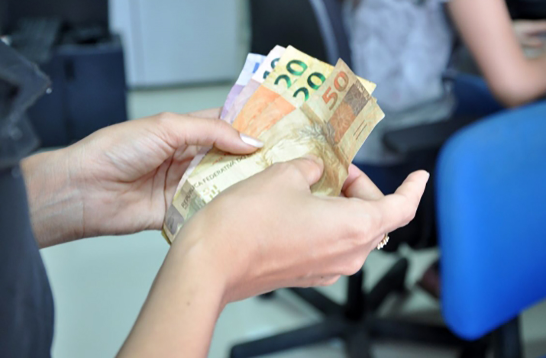 Governo de MT desmente ‘fake news’ e confirma pagamento amanhã de servidores com correção de 5,4% da RGA