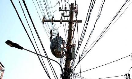 Denúncia anônima leva polícia a prender morador e ‘gateiro’ são presos por furto