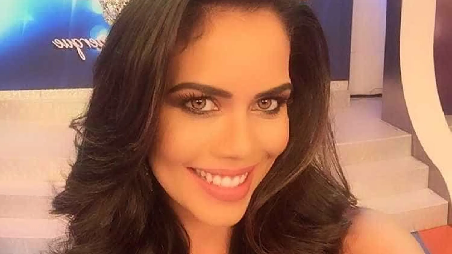 Daniela Albuquerque nega ligação com demissão de Luciana Gimenez e chora