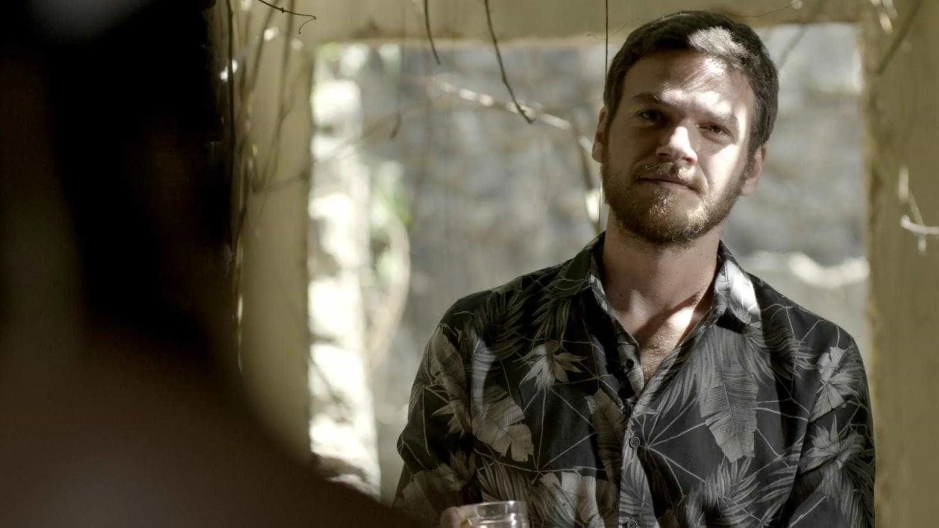 Emilio Dantas diz que sofreu golpe ao fazer compra na Amazon