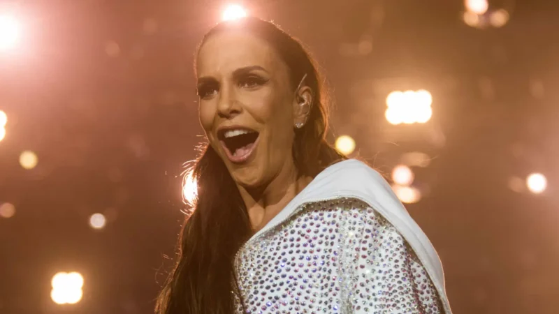 Ivete Sangalo é denunciada ao Ministério Público por dançar música com criança