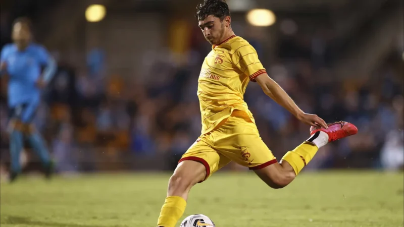 Jogador que se assumiu homossexual acusa ex-clube de homofobia