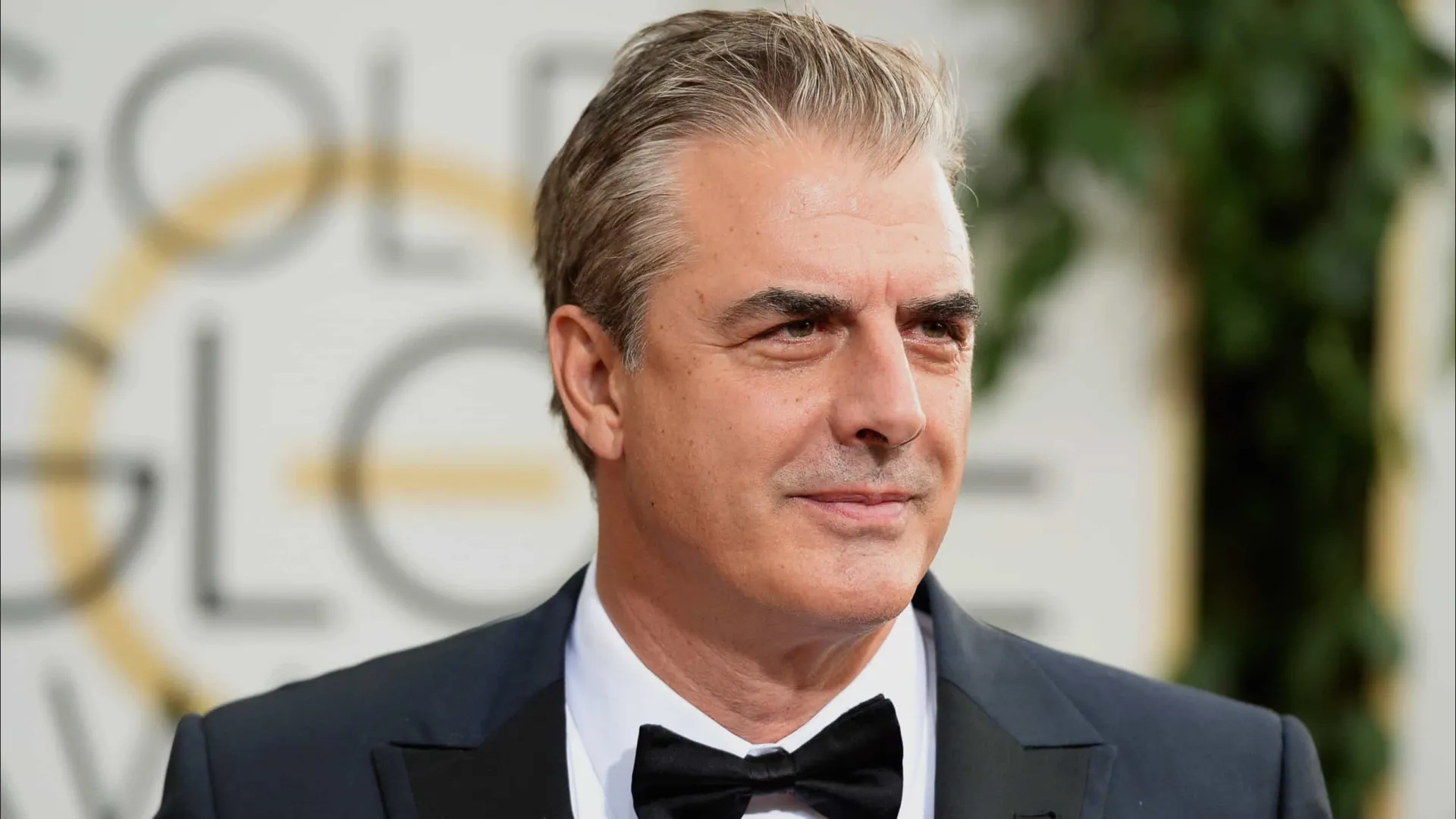 Chris Noth alfineta Sarah Jessica Parker e depois ameniza