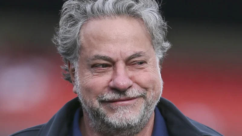 Julio Casares renuncia à presidência do São Paulo