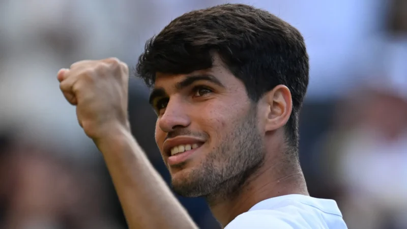 Alcaraz estreia bem no Australian Open em busca do career slam