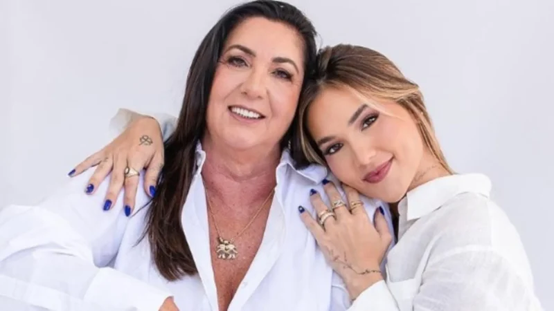 Mãe de Virginia Fonseca sofre acidente de carro em Goiânia