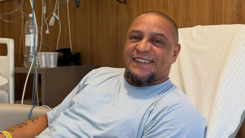 Roberto Carlos recebe alta após passar por cirurgia no coração