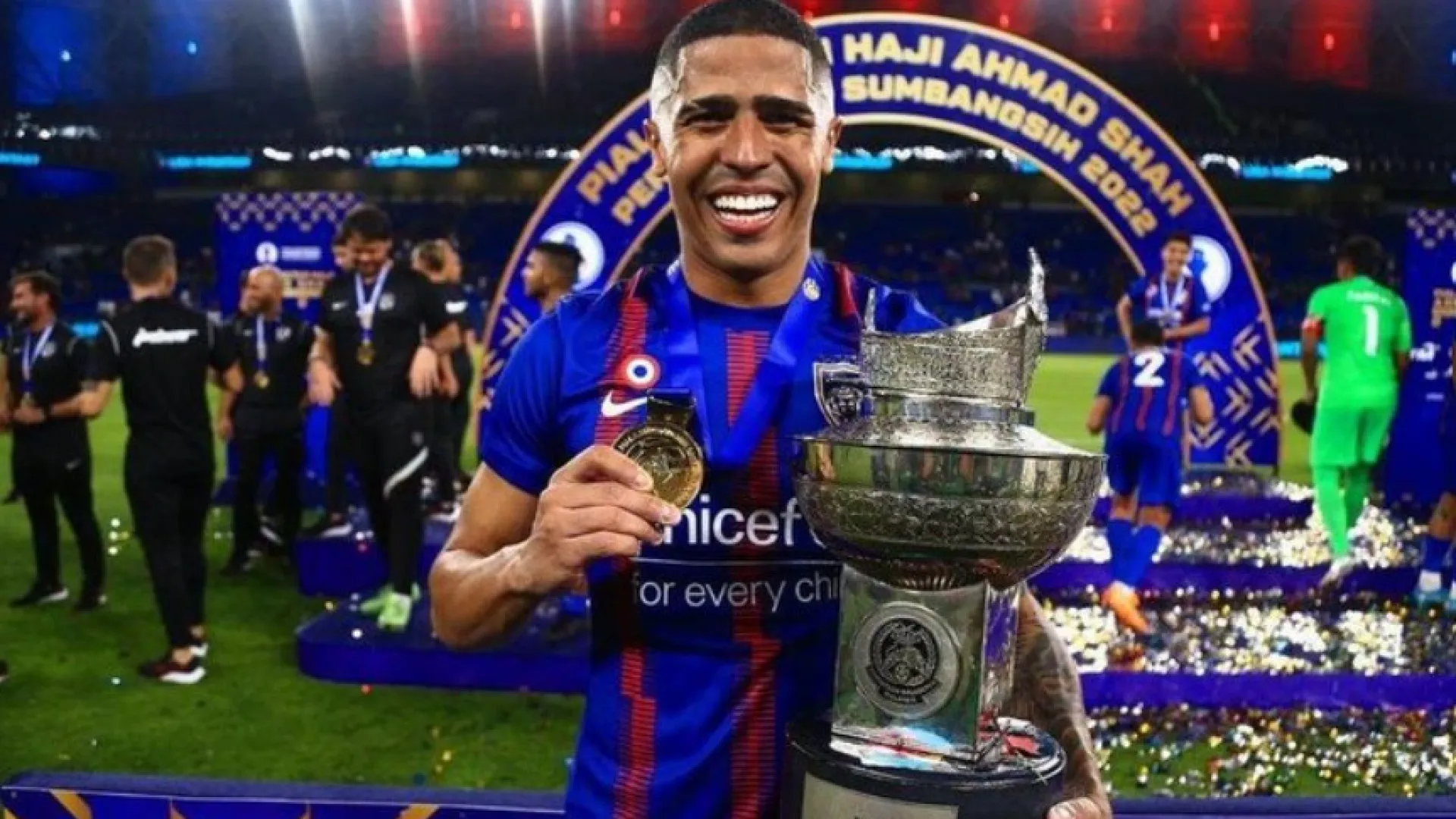 Ex-Grêmio foi comprado a preço de relógio por príncipe e é ‘rei’ na Ásia