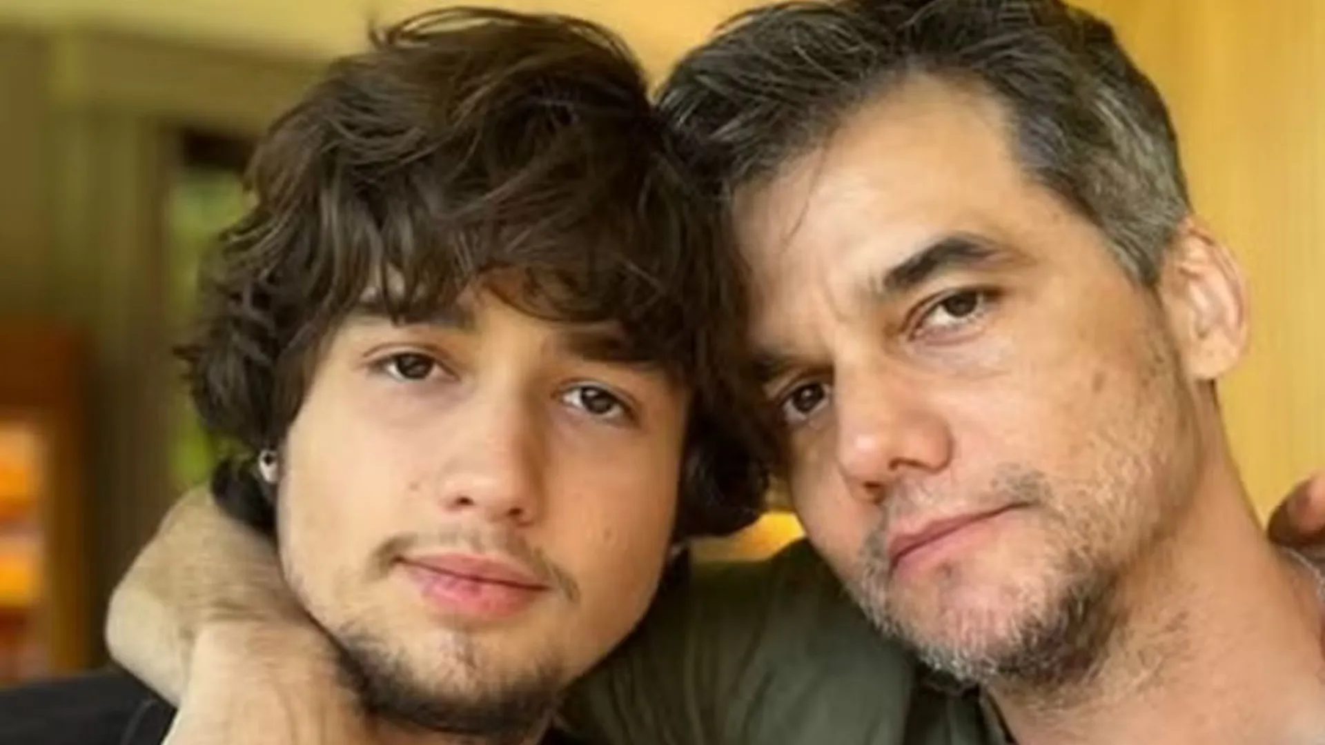 Filho de Wagner Moura rebate rumores de apoio a Donald Trump