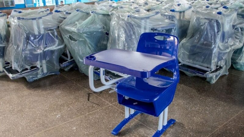 Guarantã atenderá escolas com novas carteiras para os alunos