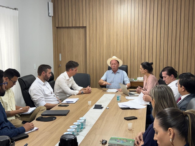 Prefeito Roberto Dorner intima Águas de Sinop, cobra solução imediata