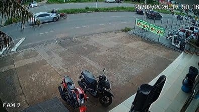 Câmera flagra carro atingindo moto em Várzea Grande; uma vítima fica em estado grave