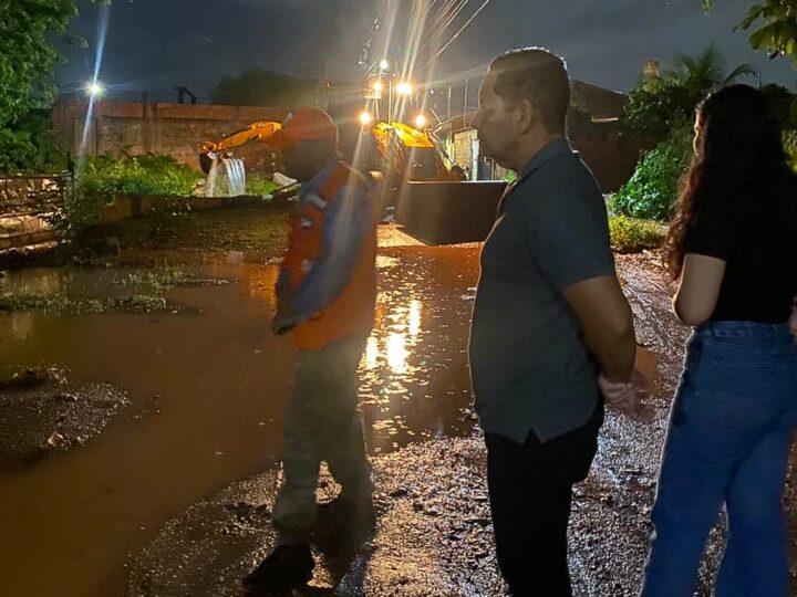Fortes chuvas causam alagamentos em quatro bairros de Várzea Grande