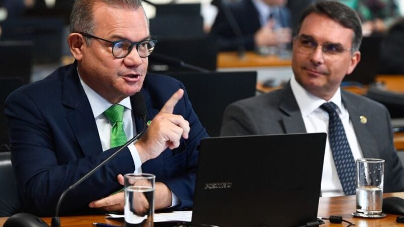 PL de Flávio Bolsonaro quer palanque em todos estados e cita Wellington Fagundes em MT