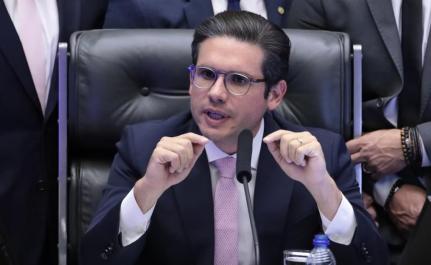 Hugo Motta encaminha proposta que acaba com a escala 6×1 para a Comissão