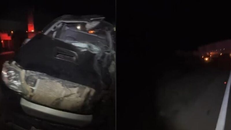 Idoso morre após perder controle de caminhonete e bater de frente com carreta