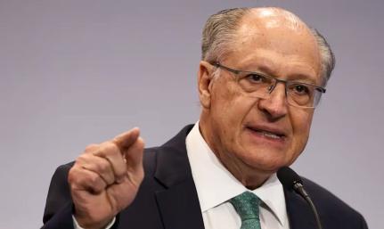 ‘A ideia é zerar’ o tarifaço, diz Alckmin às vésperas de conversa entre Lula e Trump