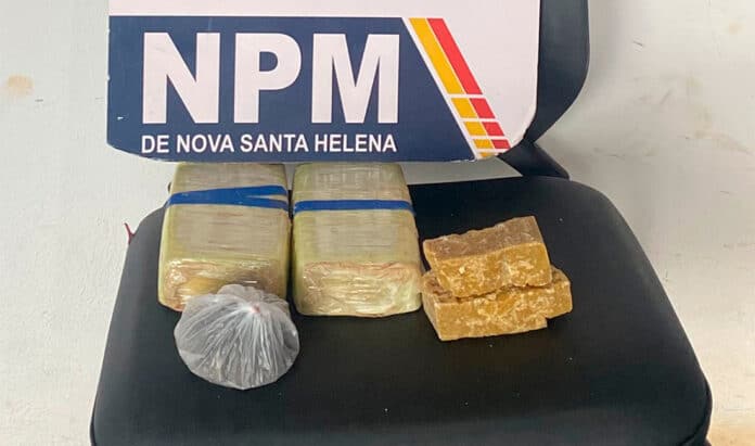 Dois são presos transportando drogas em ônibus no Nortão