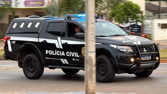 Preso suspeito que usava perfis falsos para abusar e chantagear menores na internet; vítima em MT