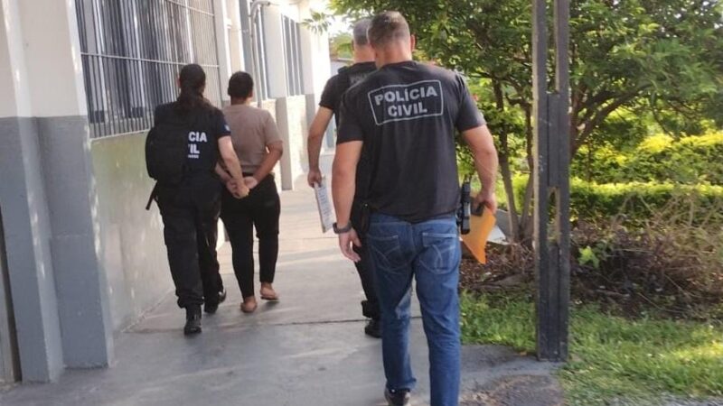 Mulheres que aplicavam golpes virtuais de dentro de salão de beleza em Cuiabá são presas pela PC