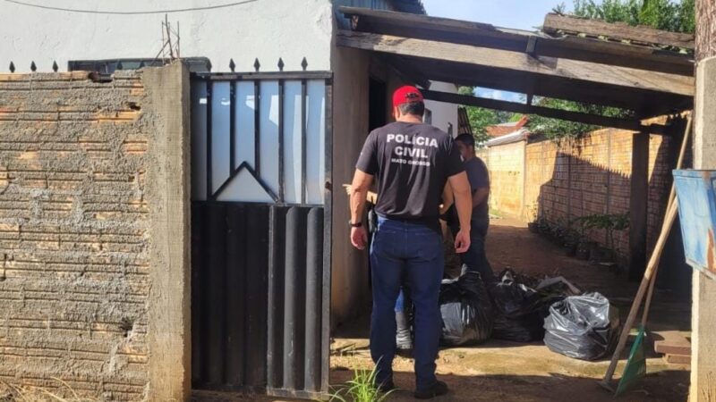 Polícia Civil prende tesoureira de facção criminosa durante cumprimento de mandado