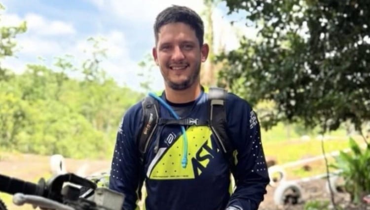 Jovem de 28 anos morre após 30 dias internado em UTI por acidente de moto em trilha