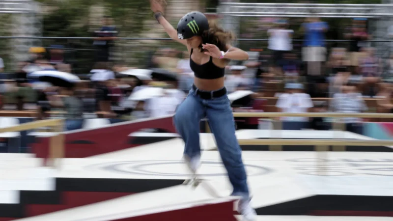 Rayssa Leal conquista o título da etapa de Sydney da Street League Skateboarding