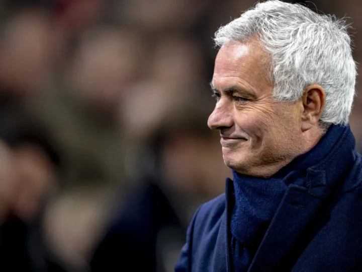 À frente do Benfica, José Mourinho volta aos holofotes na Europa