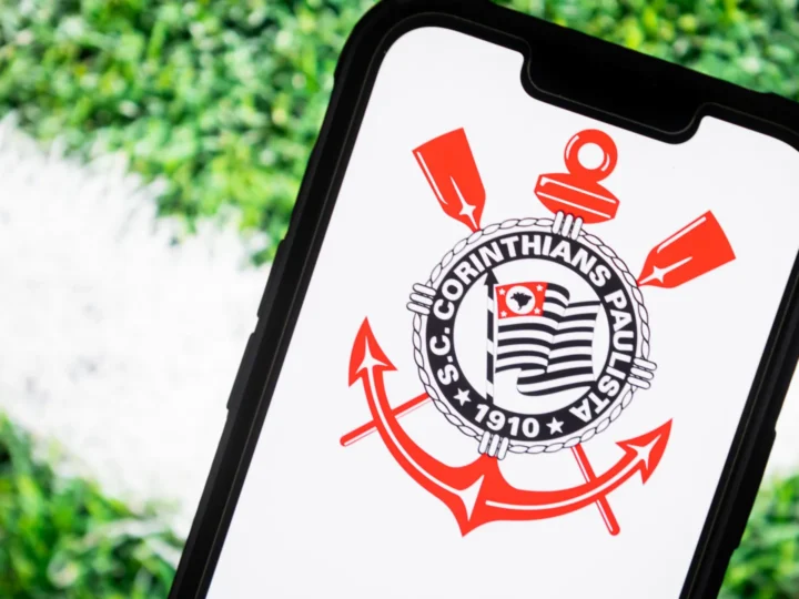 Contratação de Drubscky leva diretor da base a se demitir no Corinthians