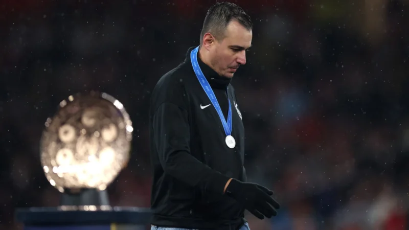 Técnico do Corinthians critica Fifa sobre denúncia de espionagem do Arsenal