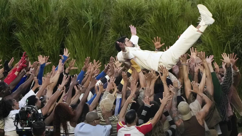 Bad Bunny supera Kendrick Lamar e quebra recorde de audiência no Super Bowl