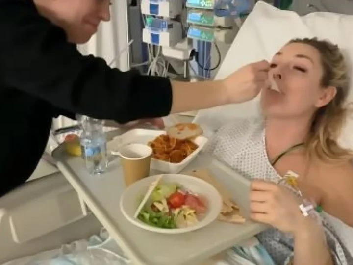 Imagens mostram recuperação de Lindsey Vonn após queda nas Olimpíadas