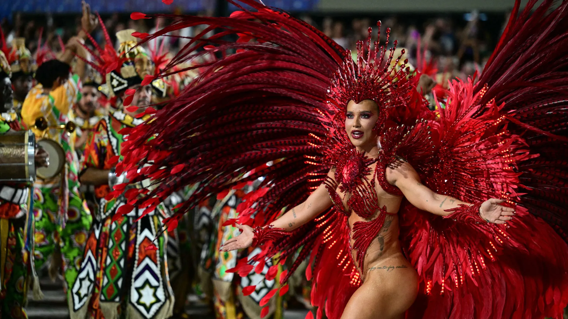 Minha ficha não caiu, diz Virginia Fonseca sobre estreia como rainha de bateria
