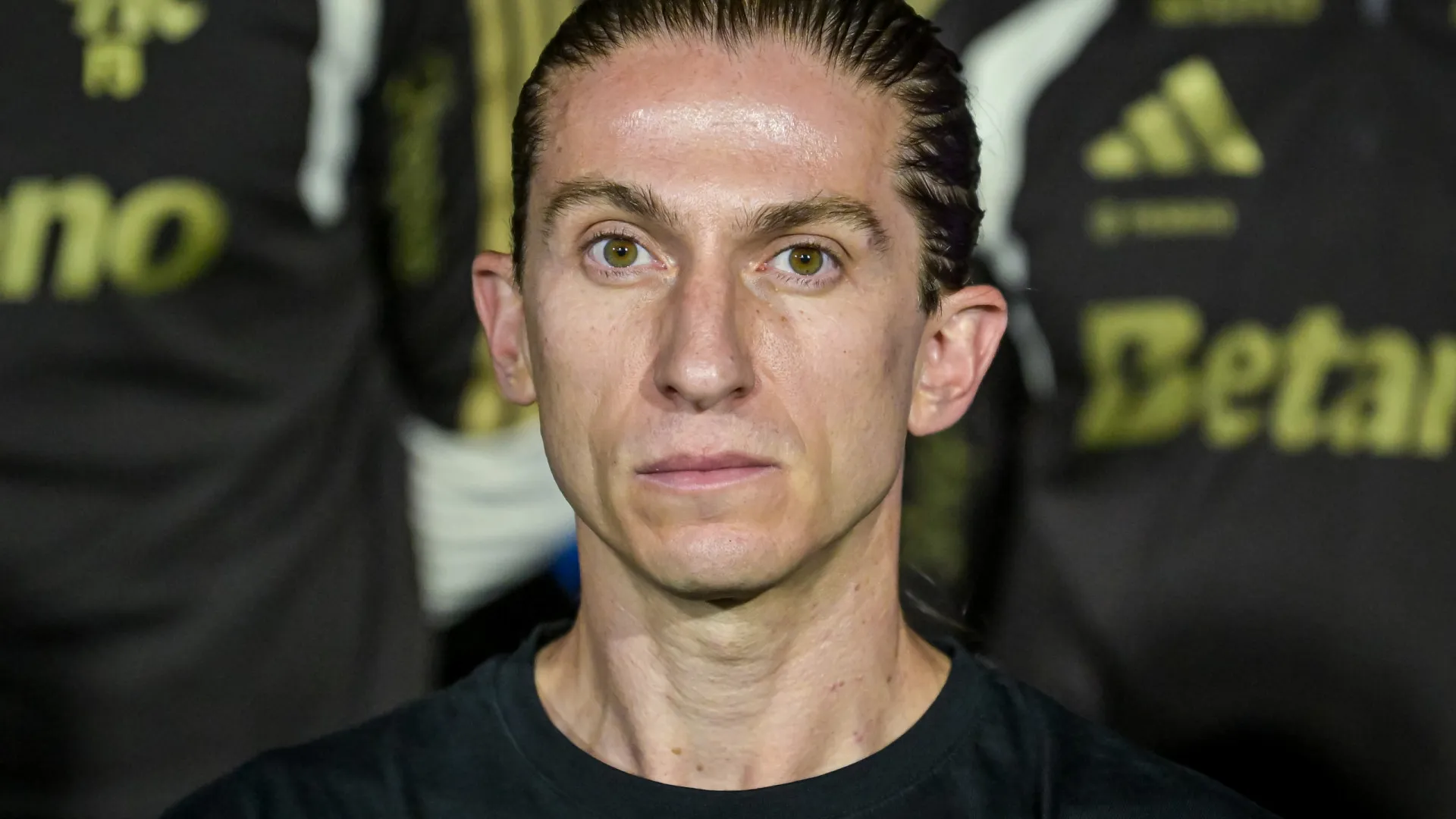 “É inaceitável”. Filipe Luís esclarece posição sobre ‘caso Prestianni’