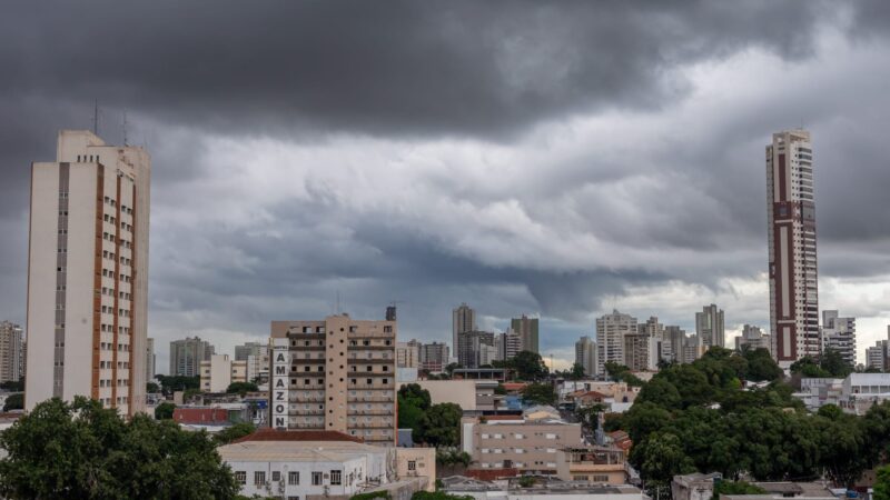 Cuiabá segue em alerta laranja para chuvas intensas no início da semana