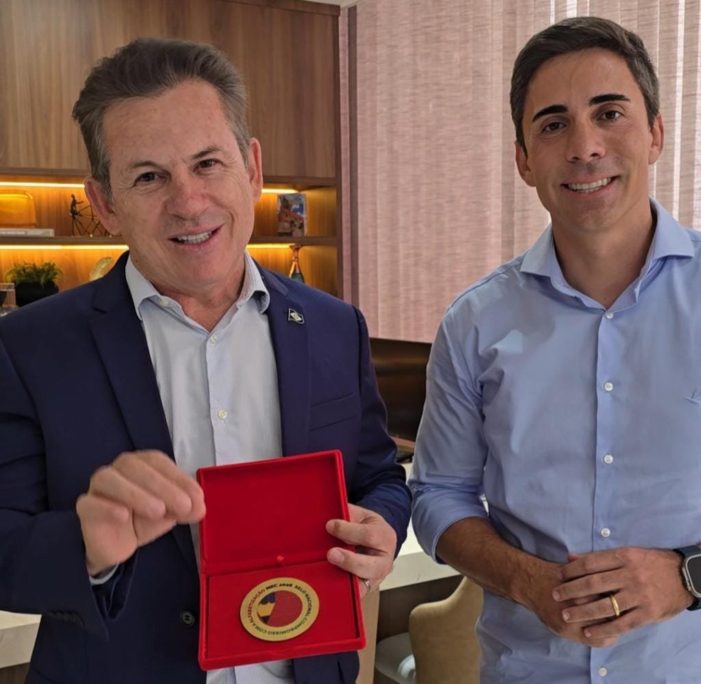 Mauro Mendes recebe prêmio nacional por alfabetização na idade certa; MT é destaque