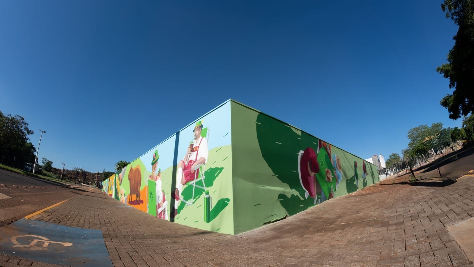 Arte em grafite funde história e cotidiano em Marechal Cândido Rondon