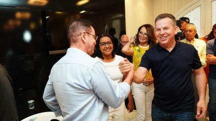 Mauro pede reunião com bancada e tenta segurar Botelho no União